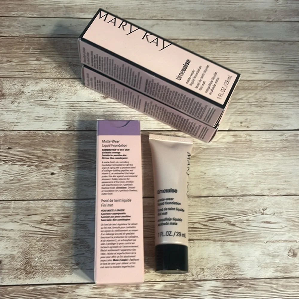 NEW MK Ivory 6 MATTE WEAR Timewise Matte Wear Liquid Foundation New in box
